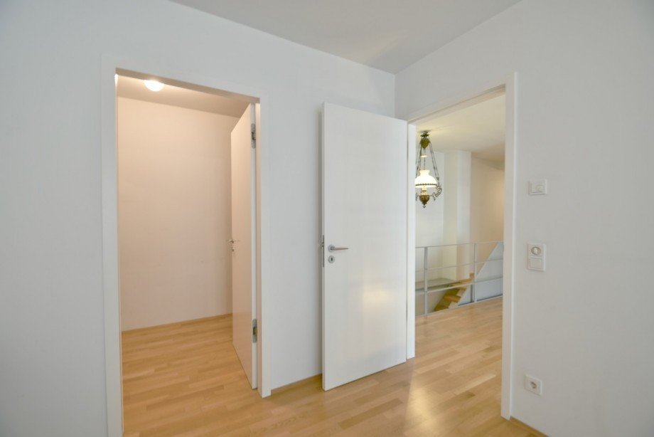 Schlaf- und Ankleidezimmer Maisonettewohnung K�ln