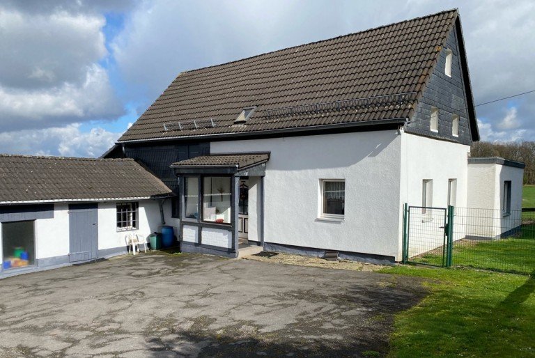 Au�enansicht K�rten Einfamilienhaus L�ndliche Idylle: Refugium mit unverbaubarem Blick im Bergischen Land