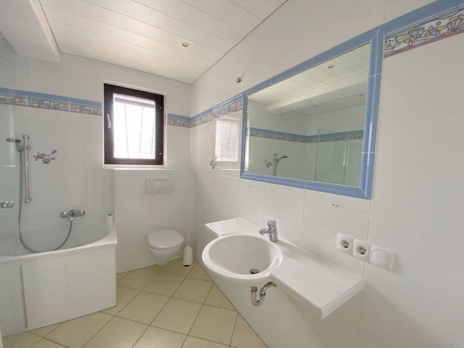 Bad Zweifamilienhaus K�ln