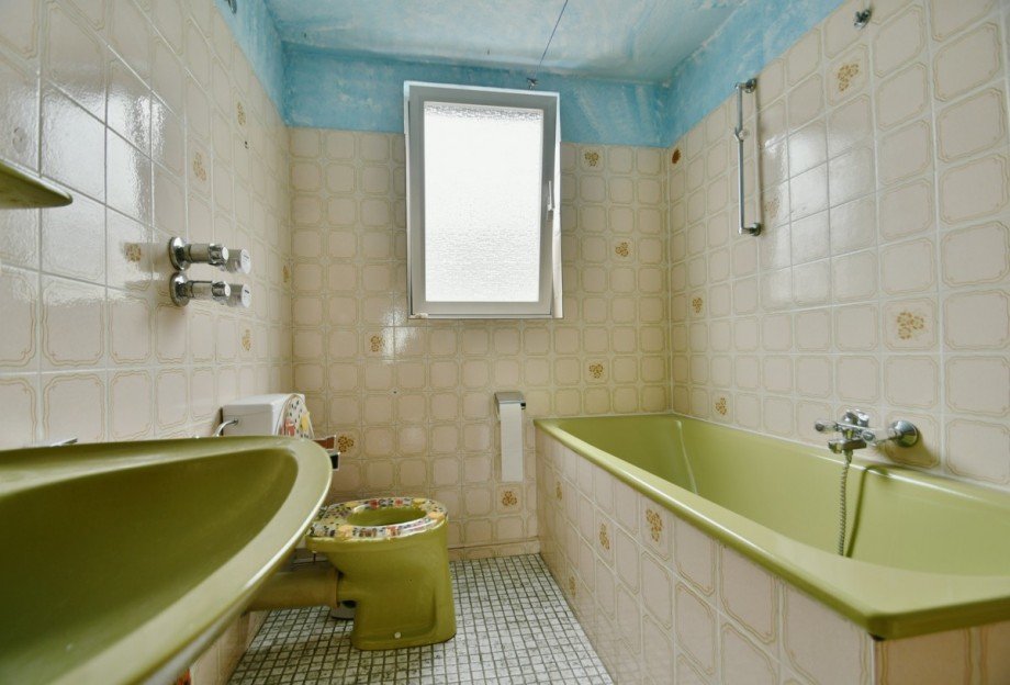 Bad 2 Dachgeschosswohnung K�ln / Buchheim