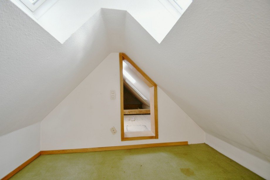 Spitzboden Dachgeschosswohnung K�ln / Buchheim