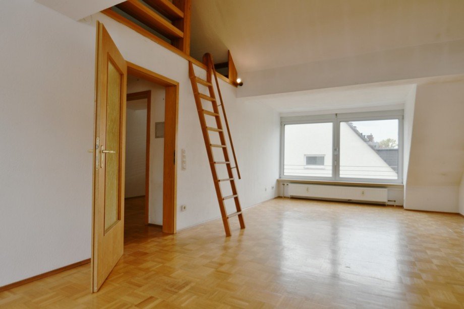 Wohnbereich Dachgeschosswohnung K�ln / Buchheim